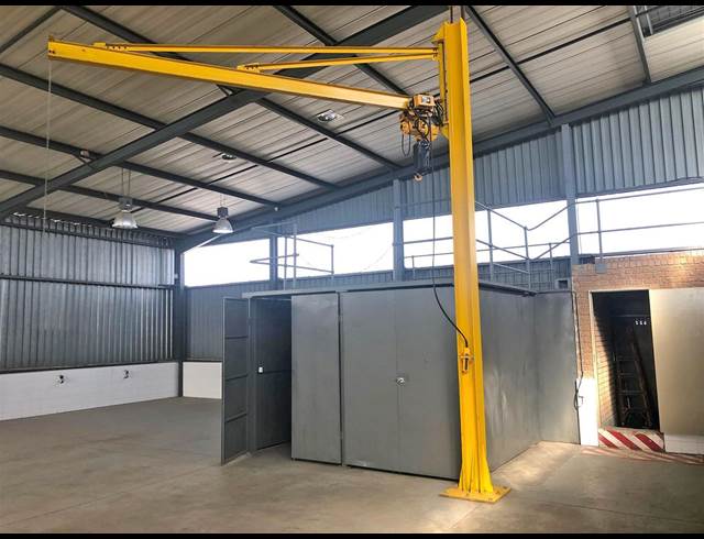870M² WAREHOUSE TO LET IN SPARTAN