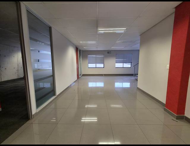 1,166M² WAREHOUSE TO LET IN LINBRO PARK