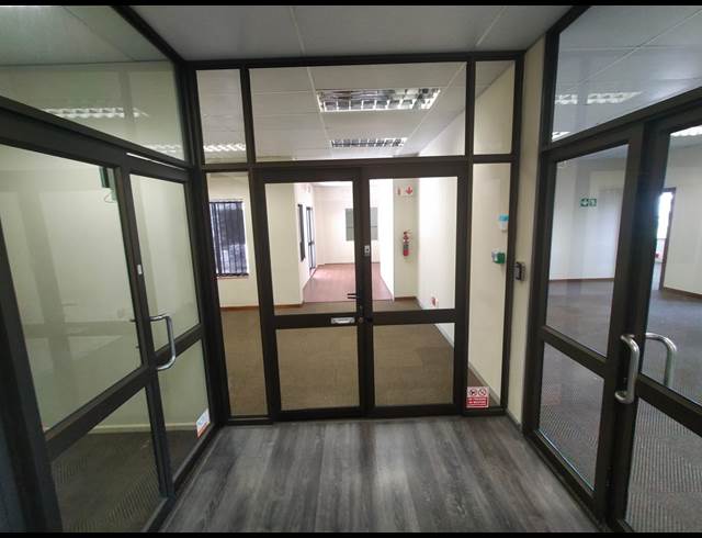 803M² OFFICE TO LET IN TYGER VALLEY