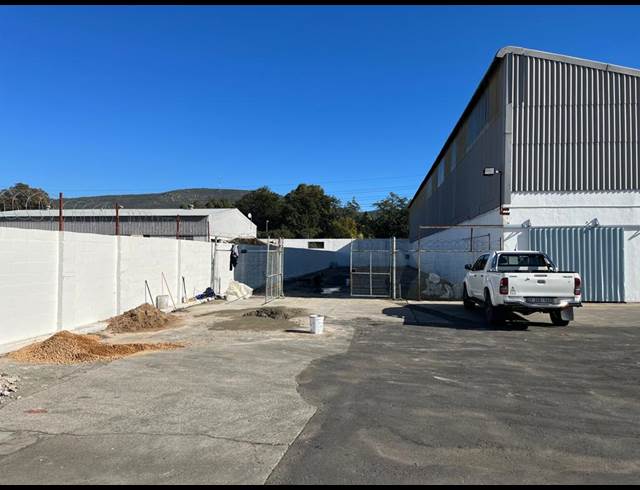 750M² INDUSTRIAL YARD TO LET IN DAL JOSAFAT