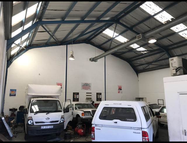 225M² WAREHOUSE TO LET IN W P PARK