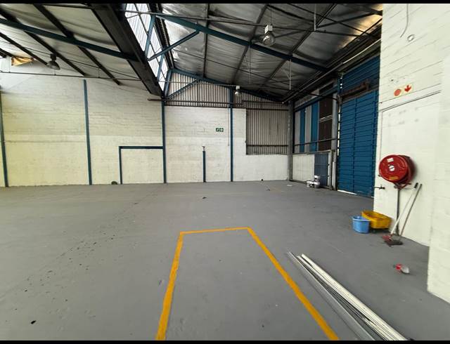759M² WAREHOUSE TO LET IN BELLVILLE SOUTH INDUSTRIA