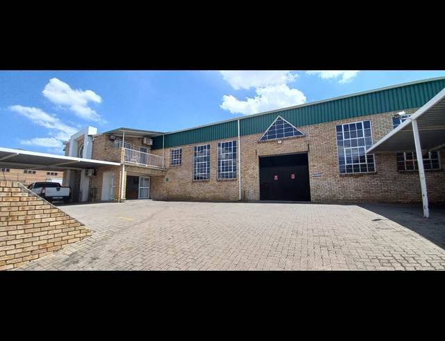 571M² WAREHOUSE TO LET IN LASER PARK