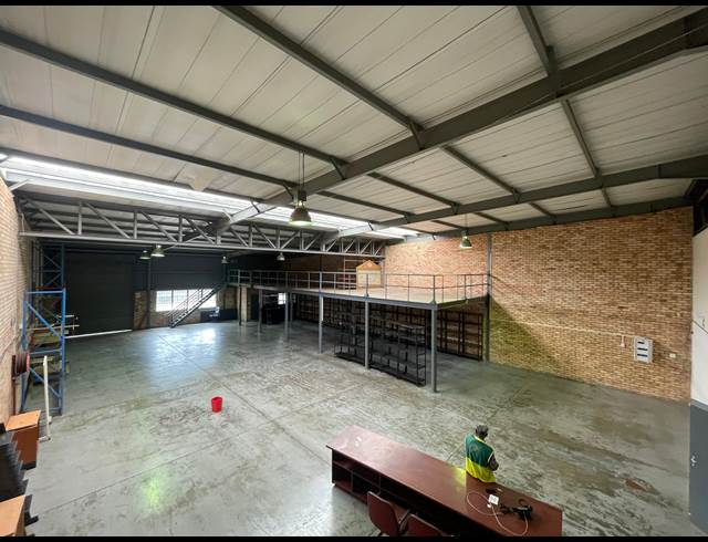 555M² WAREHOUSE TO LET IN RANDJESPARK