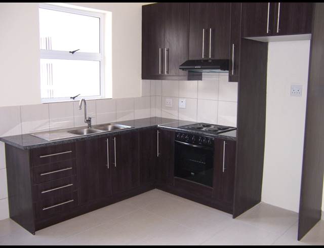 5 bed property to rent in SALT RIVER