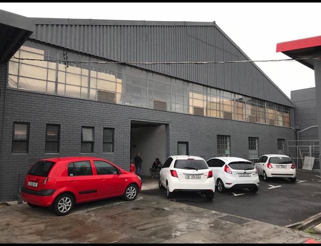 950M² WAREHOUSE TO LET IN KENSINGTON