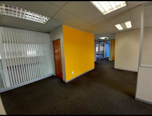 245M² OFFICE TO LET IN BRYANSTON