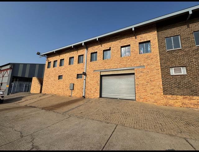 550M² WAREHOUSE TO LET IN CHAMDOR