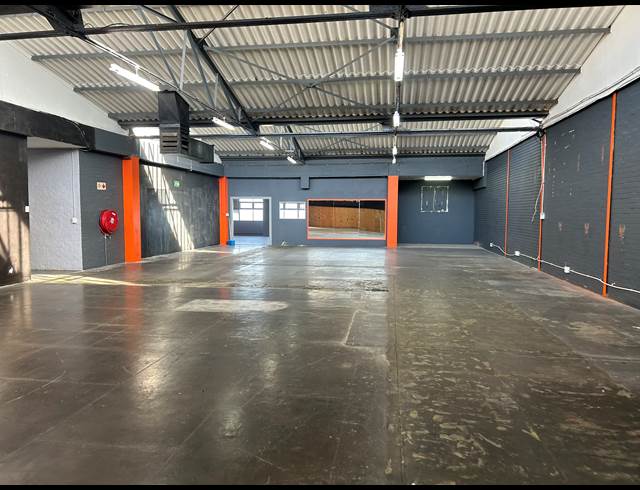 582M² OFFICE TO LET IN PAARDEN EILAND