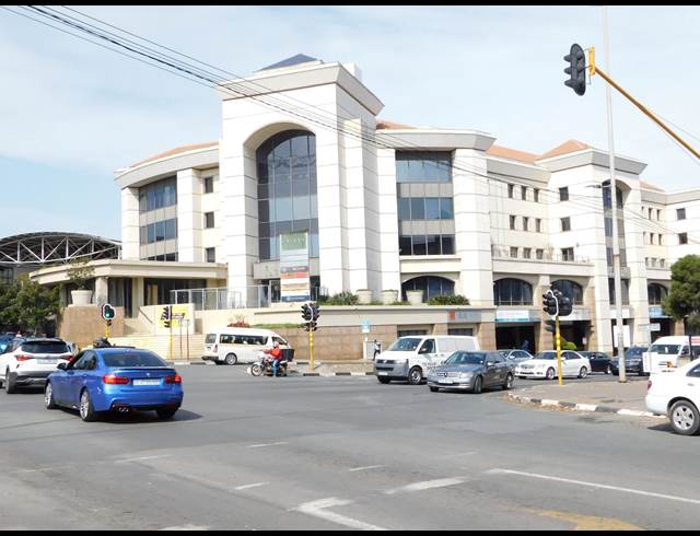 1,356M² OFFICE TO LET IN ROSEBANK