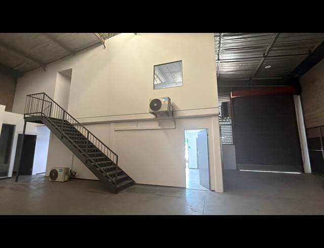 331M² WAREHOUSE TO LET IN MEADOWDALE
