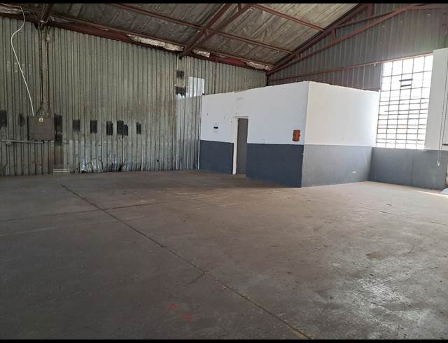 300M² WAREHOUSE TO LET IN ANDERBOLT