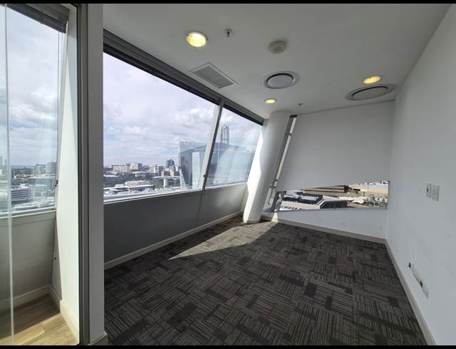 521M² OFFICE TO LET IN SANDHURST