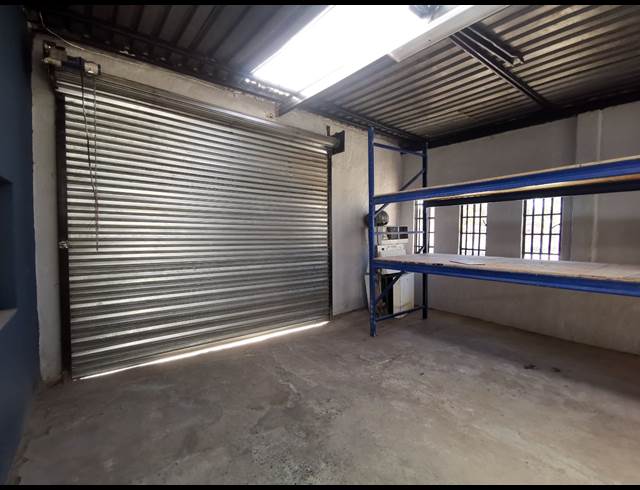2,000M² WAREHOUSE TO LET IN PETIT
