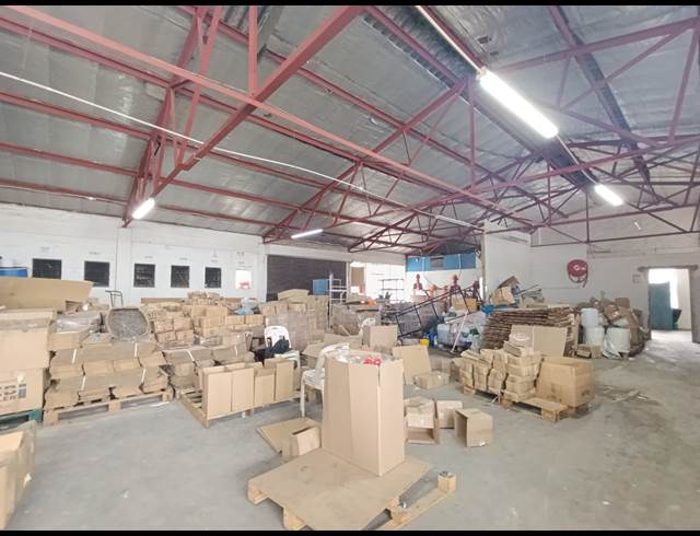 1,061M² WAREHOUSE TO LET IN PINETOWN CENTRAL