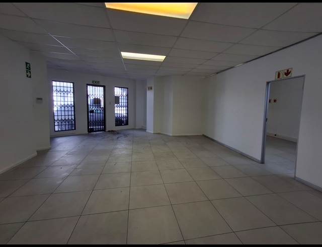 75M² RETAIL TO LET IN VINCENT