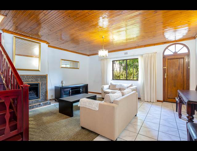 3 BEDROOM HOUSE TO LET IN CONSTANTIA