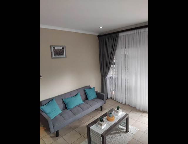 2 BEDROOM PROPERTY TO RENT IN BULT WEST