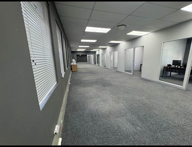 476M² OFFICE TO LET IN WYNBERG
