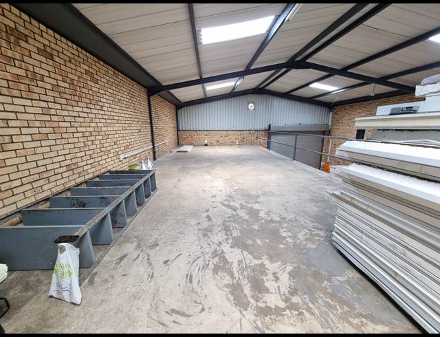 278M² WAREHOUSE TO LET IN CROWN