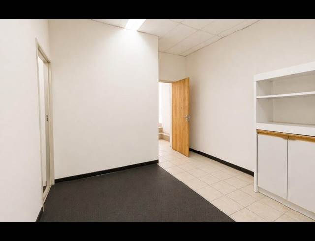 134M² BUSINESS CENTRE TO LET IN NELSPRUIT EXT 14