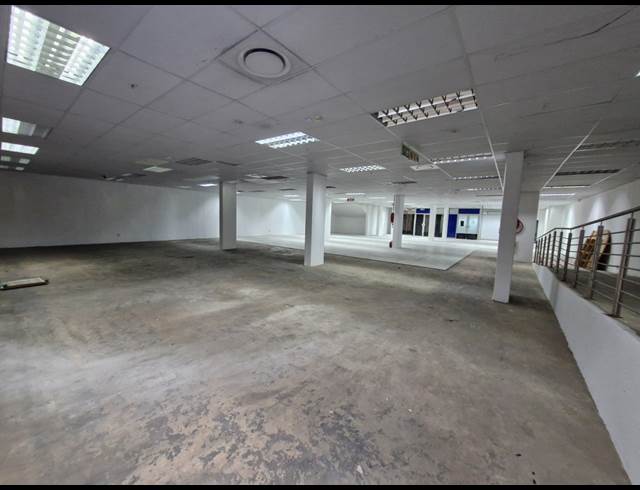 582M² WAREHOUSE TO LET IN MARSHALLTOWN