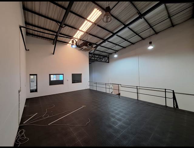353M² WAREHOUSE TO LET IN NORTH RIDING