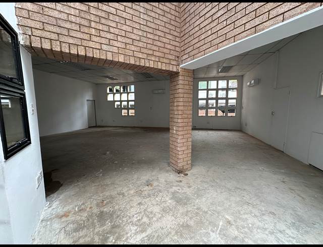 151.66M² OFFICE TO LET IN DIE HOEWES