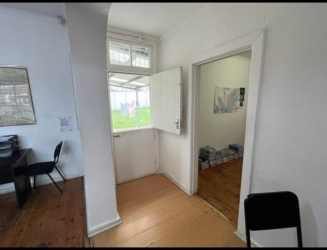 BUSINESS PROPERTY TO RENT IN NEWTON PARK