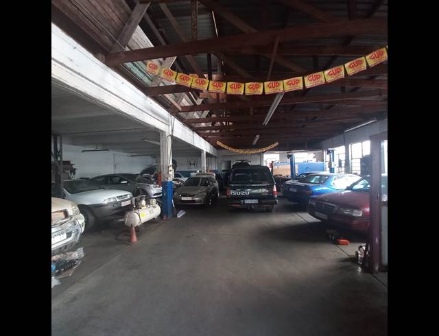 270M² WAREHOUSE TO LET IN CITY WEST
