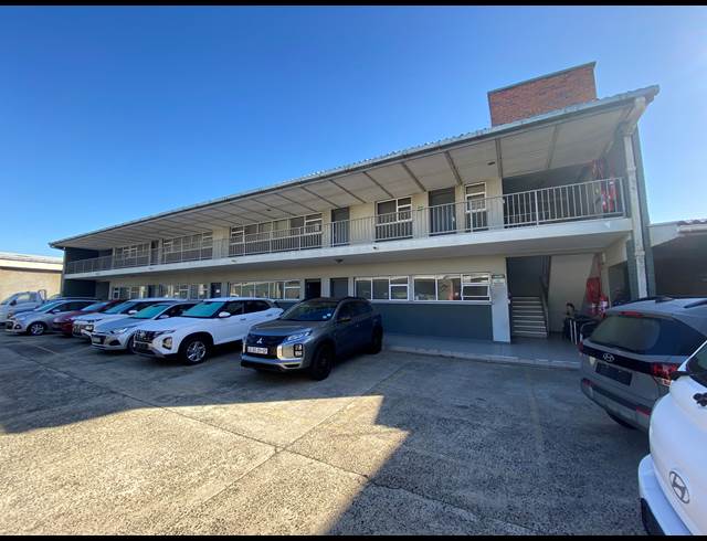 1,903M² SHOWROOM TO LET IN PAARDEN EILAND