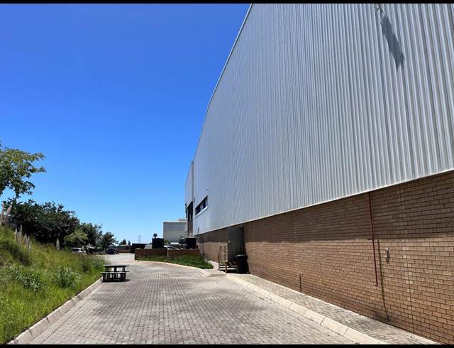 7,460M² WAREHOUSE TO LET IN MEADOWDALE