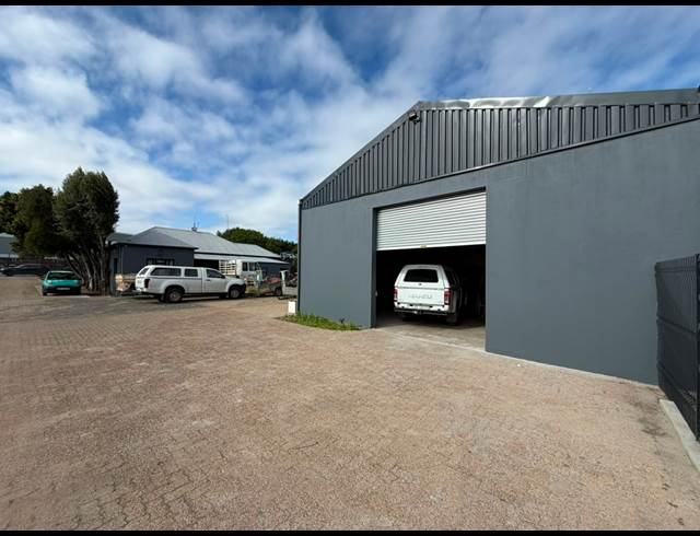 200M² WAREHOUSE TO LET IN PHILIPPI