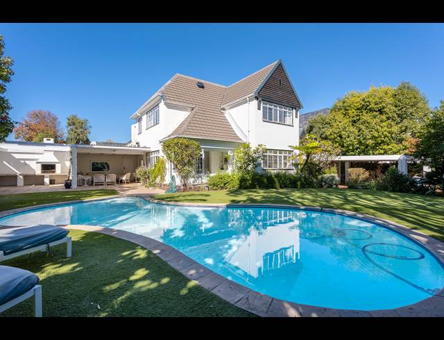 5 BEDROOM FREESTANDING TO LET IN RONDEBOSCH