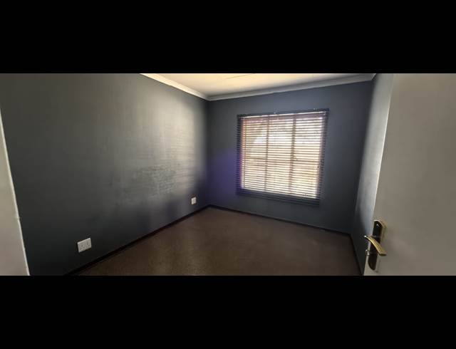 2 BEDROOM TOWNHOUSE TO LET IN CASHAN