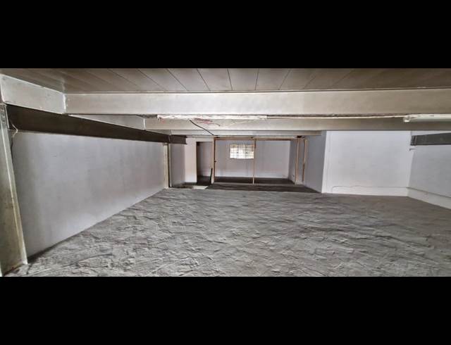 225M² WAREHOUSE TO LET IN TROYEVILLE