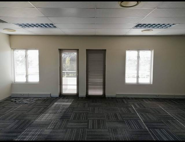 161M² OFFICE TO LET IN DURBANVILLE CENTRAL