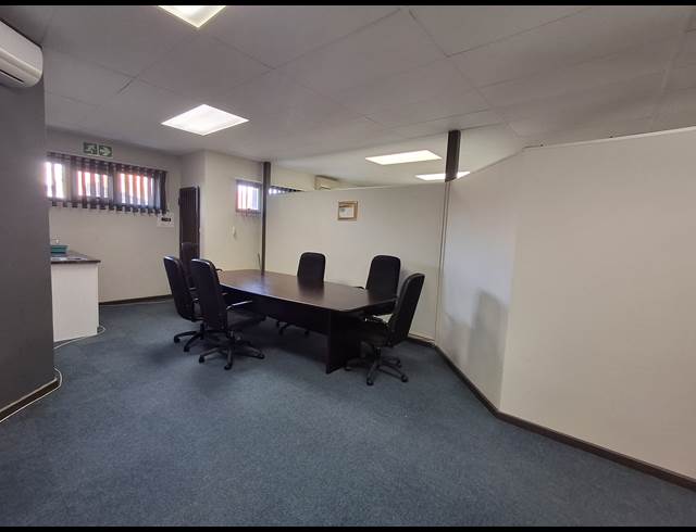 105M² OFFICE TO LET IN VINCENT