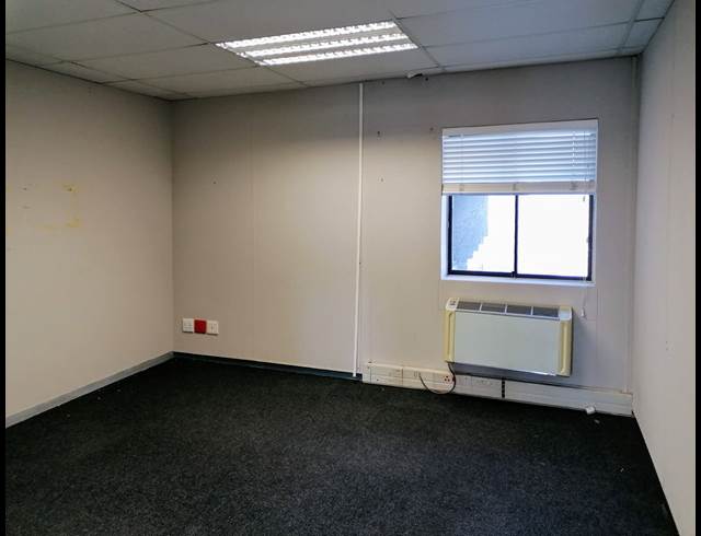 170M² BUILDING TO LET IN TYGER VALLEY