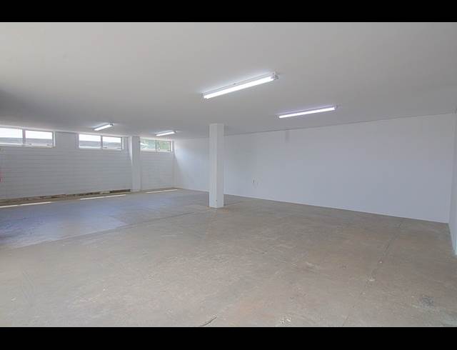 699M² WAREHOUSE TO LET IN KYA SANDS