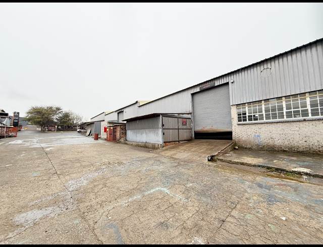 800M² WAREHOUSE TO LET IN WADEVILLE