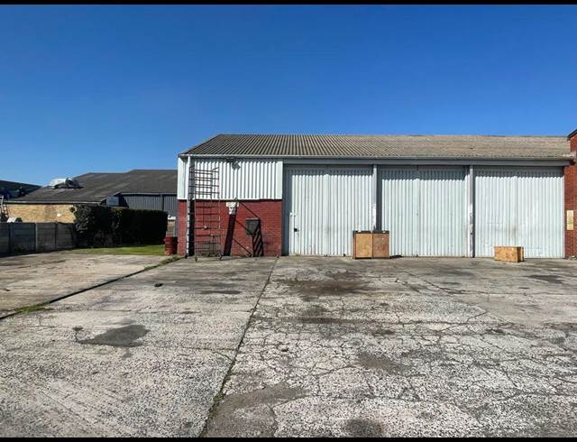 320M² WAREHOUSE RENTED IN STIKLAND INDUSTRIAL