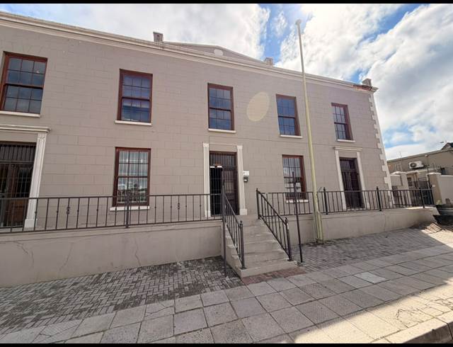 85M² OFFICE TO LET IN BERGZICHT