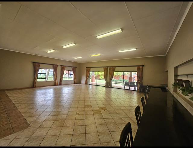 80M² BUSINESS CENTRE TO LET IN SILVER LAKES GOLF ESTATE
