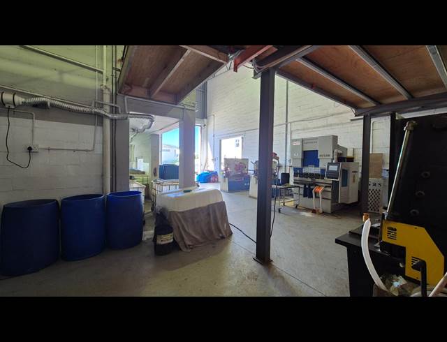 254M² WAREHOUSE TO LET IN CAPRICORN