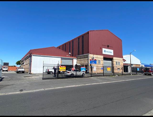 1,609M² WAREHOUSE TO LET IN ATHLONE