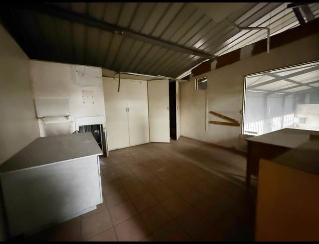 800M² WAREHOUSE TO LET IN WADEVILLE