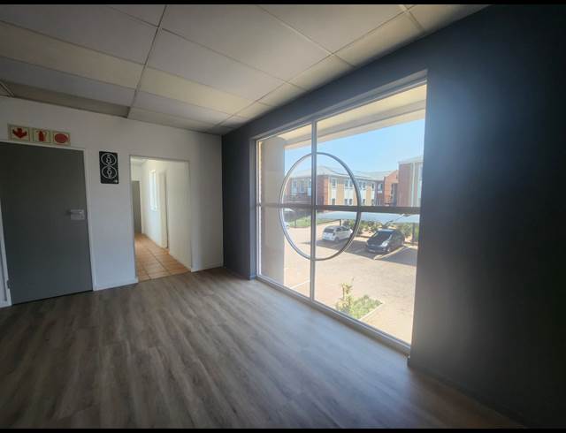 231M² OFFICE TO LET IN HALFWAY HOUSE