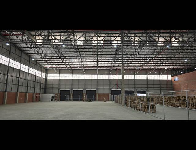 6,940M² WAREHOUSE TO LET IN NORTH RIDING