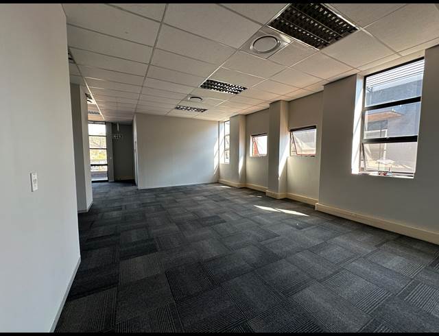 93.50M² OFFICE TO LET IN HIGHVELD TECHNOPARK